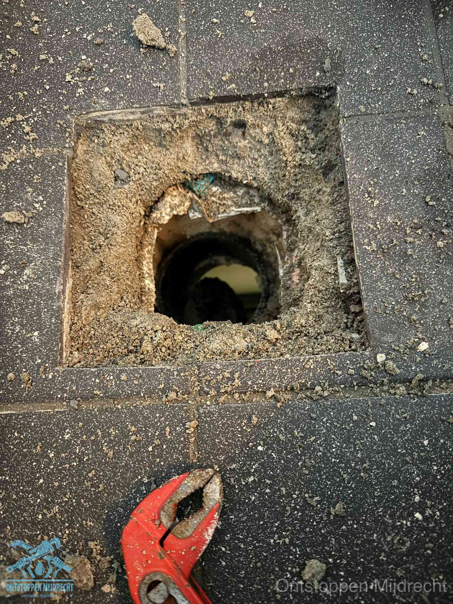 Rioolputje erfgrens eigendom in Mijdrecht